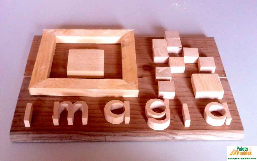 rotulo-con-tablas-de-palets,-muebles-de-palets