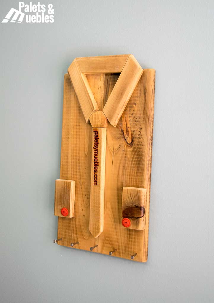 Bellón - Puedes diseñar tu propio colgador para llaves y fijarlo en la pared  de la entrada de tu hogar. Recicla la madera que ya no utilizas o que te  sobró de